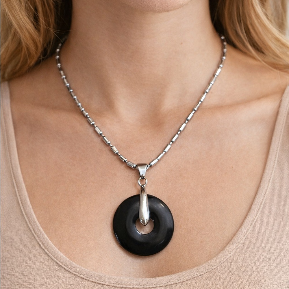 Elegant Black and Silver Pendant Necklace